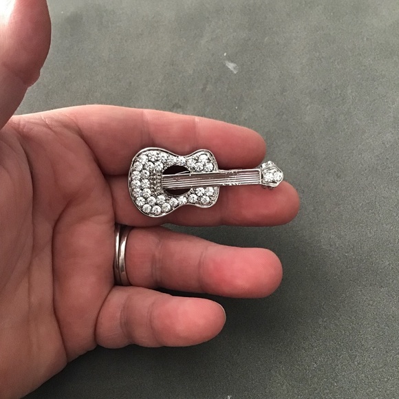 Rhinestone Guitar Pin Brooch - Picture 3 of 3